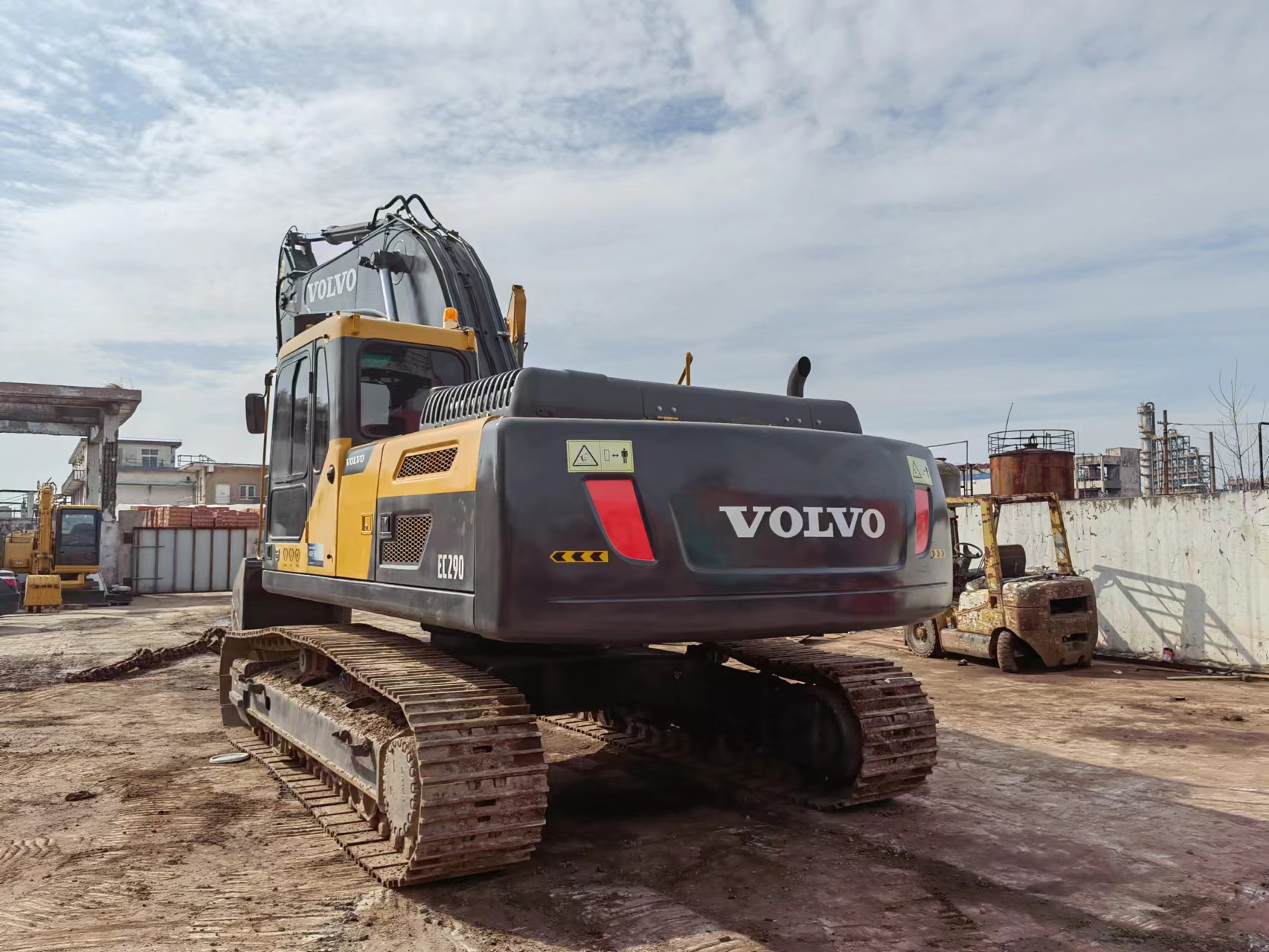 Volvo 290B Excavator