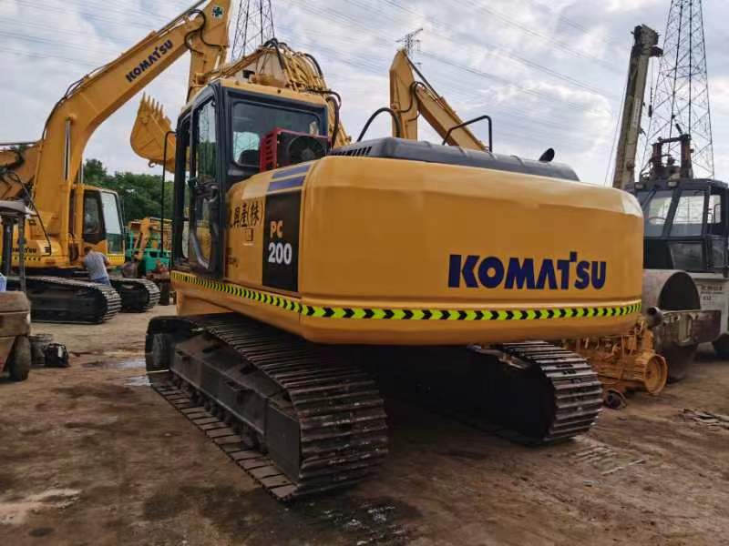 Komatsu PC200-7 Excavator