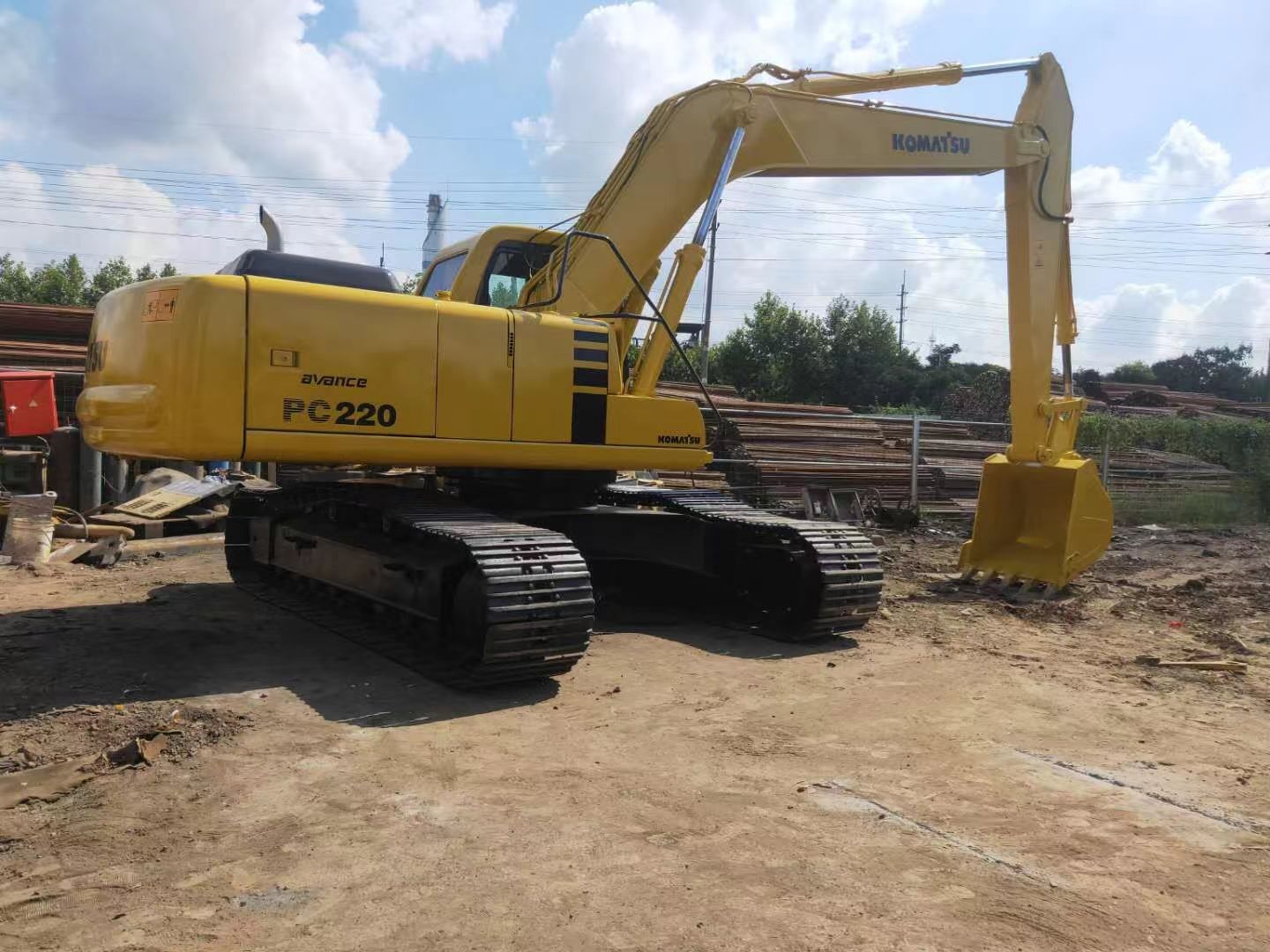 komatsu pc220-6 excavator 