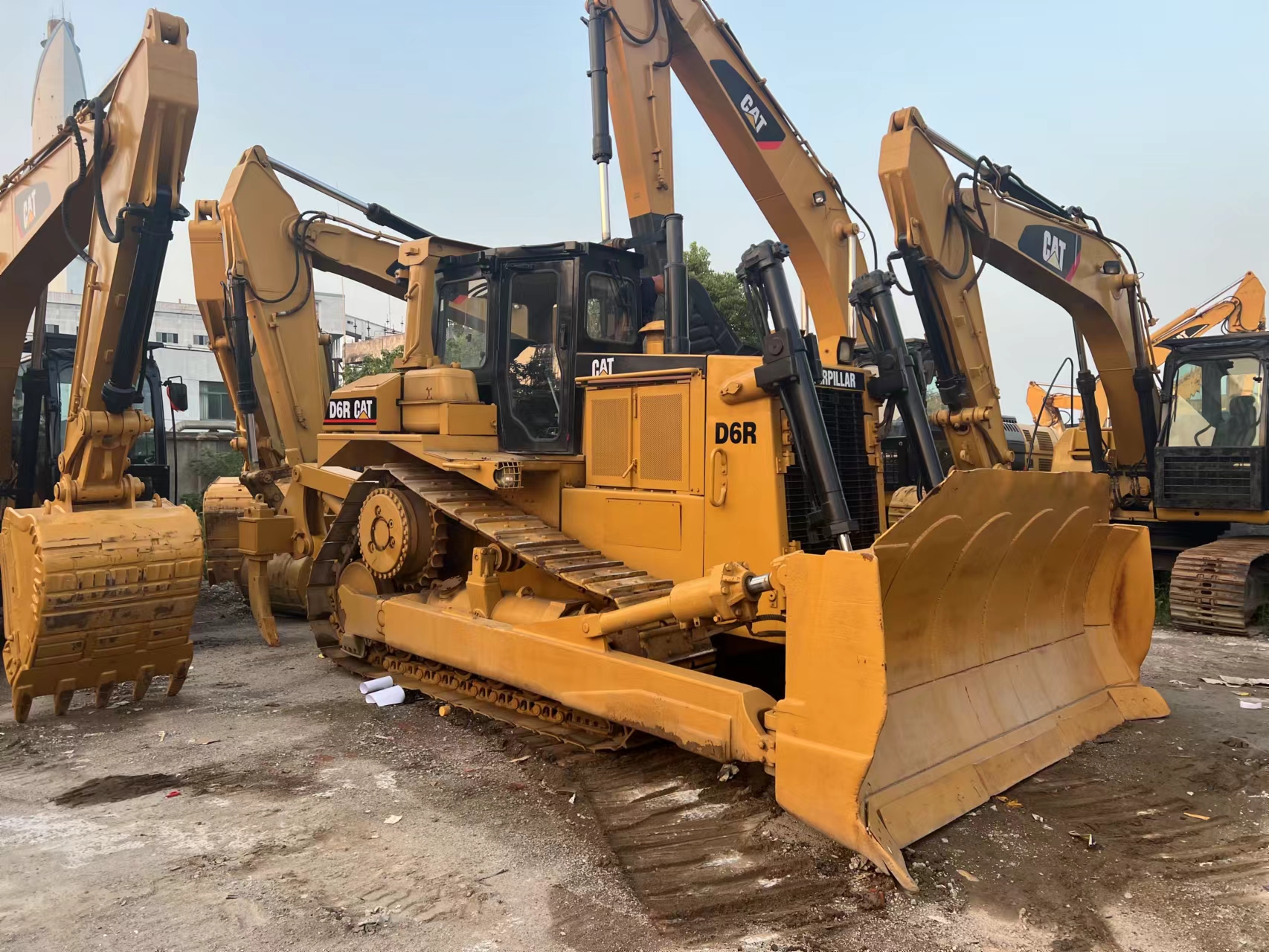 Caterpillar d6r bulldozer 