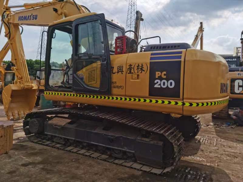 Komatsu PC200-7 excavator