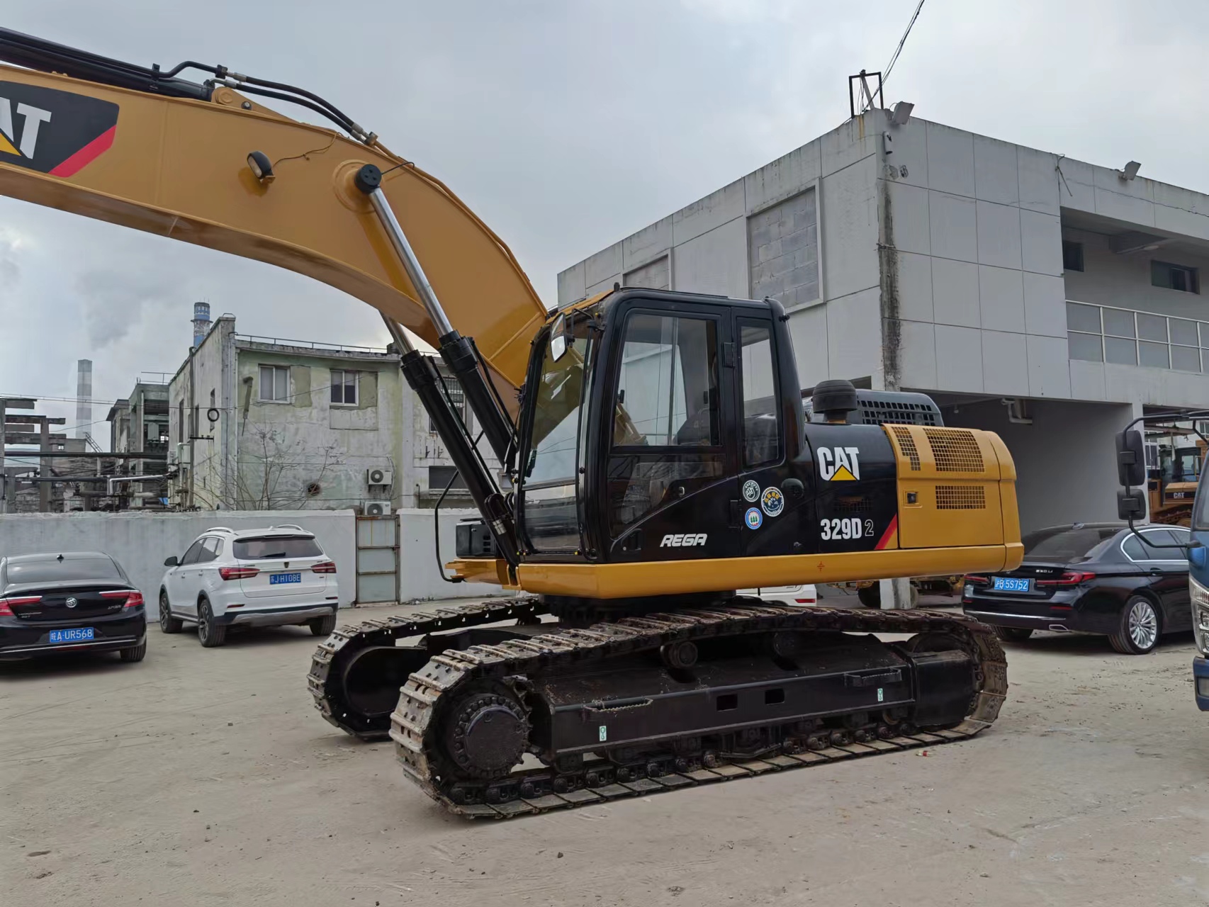 Caterpillar 329d excavator