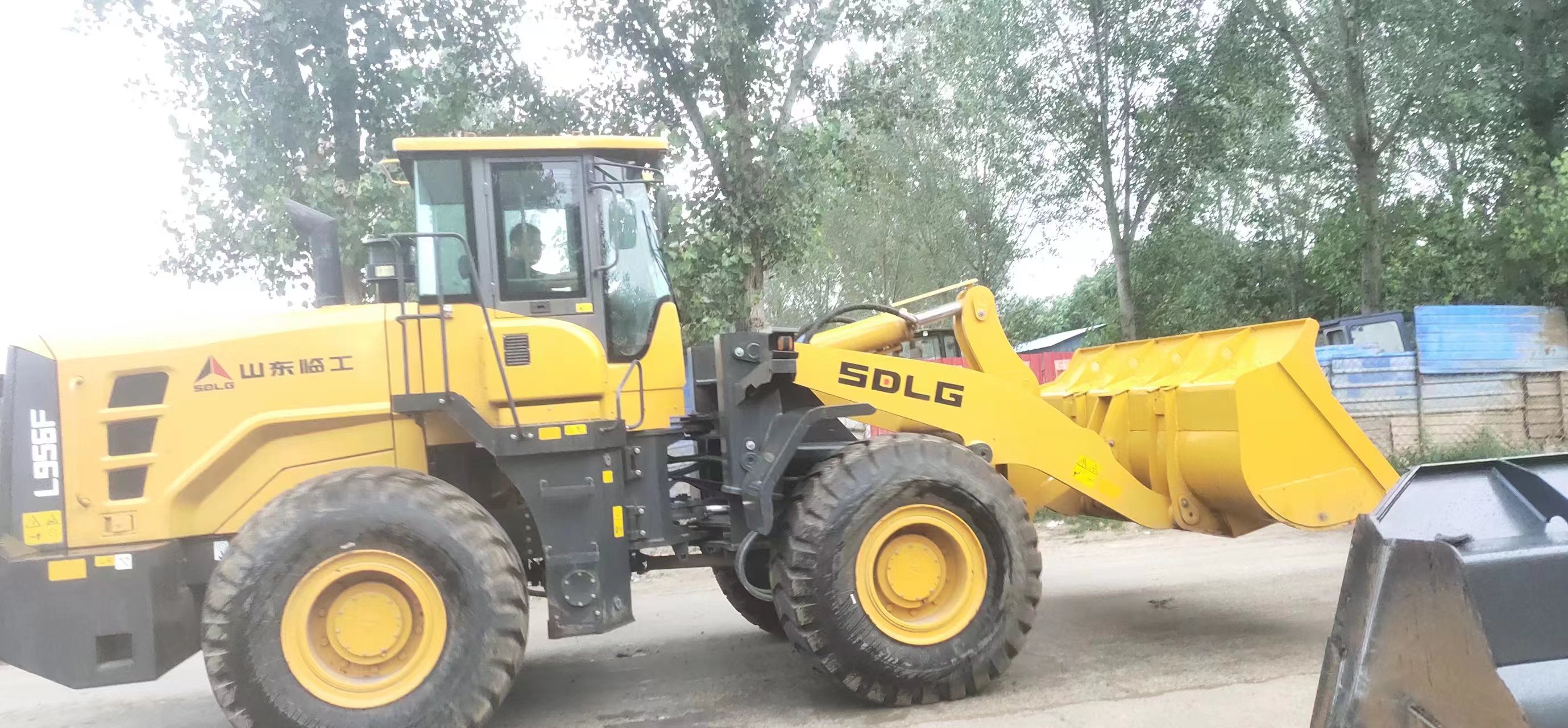 SDLG L956F  Loader