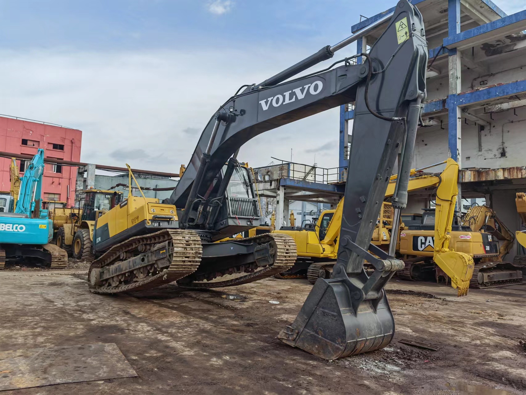 Volvo 290B Excavator