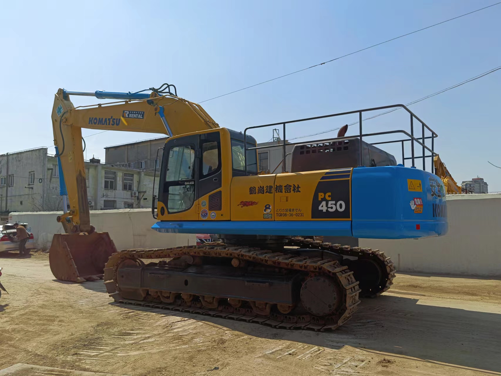 Komatsu PC450-8 Excavator