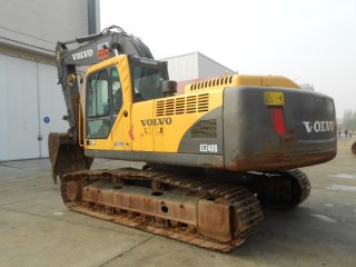 Volvo 240B Excavator